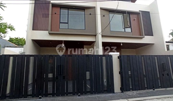 Rumah Mewah Lokasi Stratgis Dekat Tol & Lapangan Golf di Rawamangun Rumah Mewah Lokasi Stratgis Dekat Tol & Lapangan Golf di Rawamangun