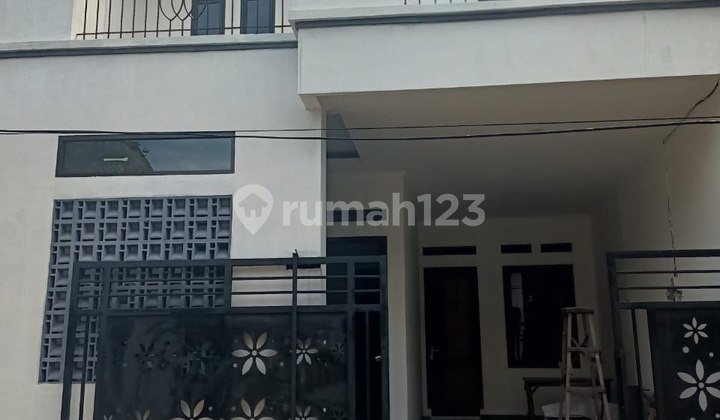 Hunian 2 Lantai Dengan 5 Kamar Tidur Dkt Ke Tol Dan Lrt Di Jatiwaringin Hunian 2 Lantai Dengan 5 Kamar Tidur Dkt Ke Tol Dan Lrt Di Jatiwaringin