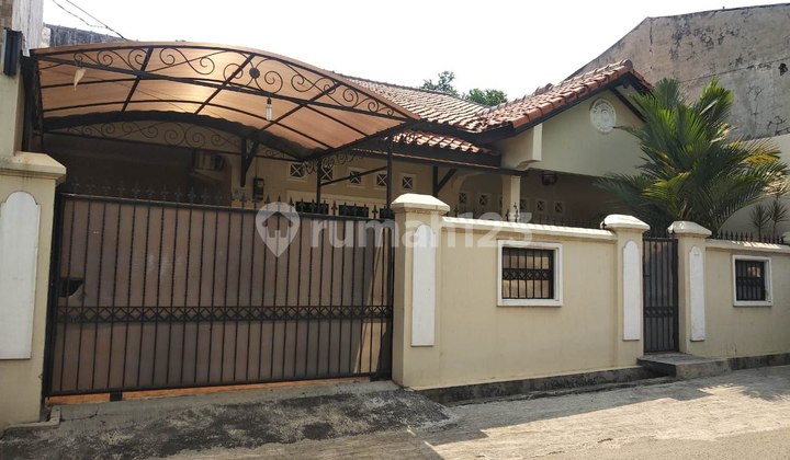 Affordable Well-Maintained House A Step Away to Becakayu Kalimalang Toll Road 2