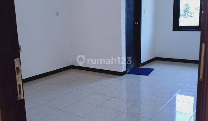 Disewakan Rumah Hook 2 Lt Puri Anjasmoro E 2