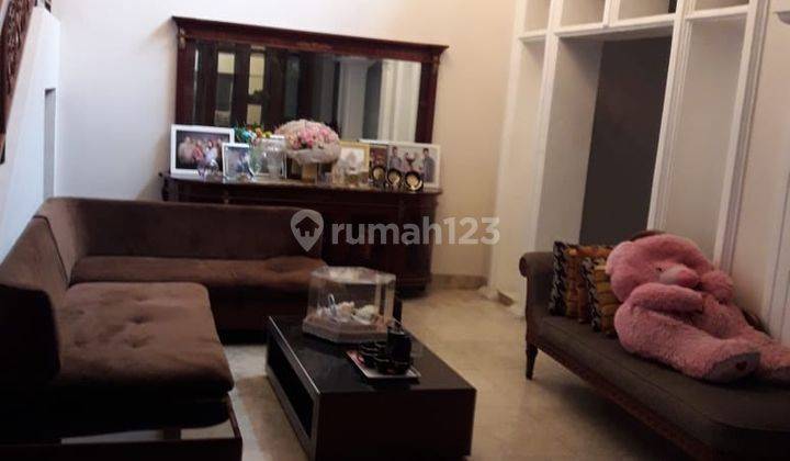 Rumah Asri Dan Cantik di Jual Di Legenda Cibubur 2