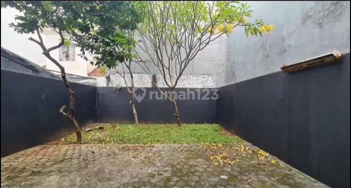 Dijual Rumah 2 Lantai, Asri Dan Nyaman 1