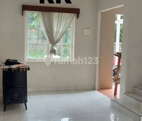 Dijual Rumah Mewah 2 Lantai, Area Nyaman  1