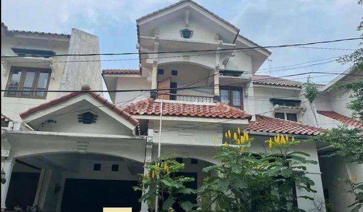 Dijual Rumah Cantik 2 Lantai, Shm, Area Bebas Banjir 2