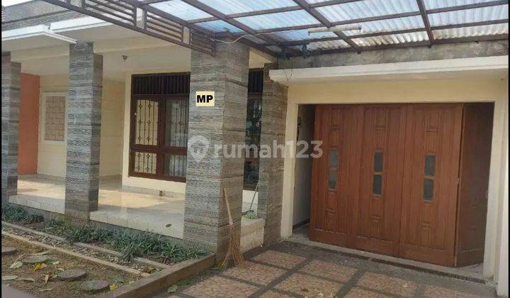 Dijual Rumah Cantik 3 Lantai, Area Cibubur 1