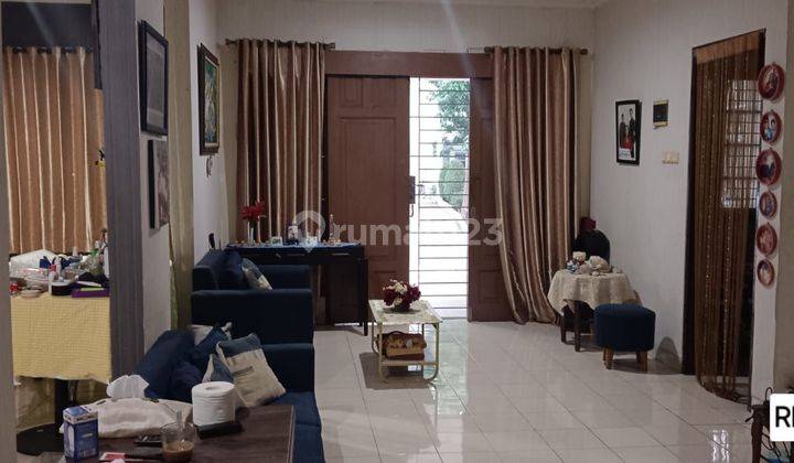 Dijual Rumah Cantik, Semi Furnished, Area Kota Wisata 1