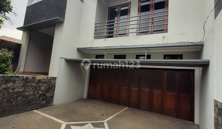 Rumah mewah 2½ lantai di Meruya Jakarta Barat 1