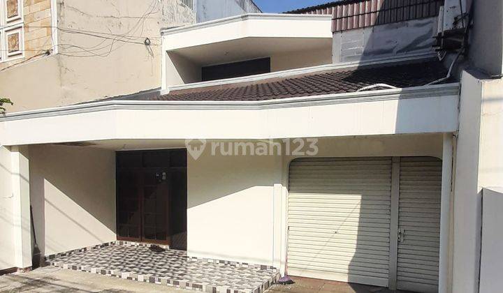 Rumah Lokasi Strategis Dengan Area Parkir Luas @meruya 2