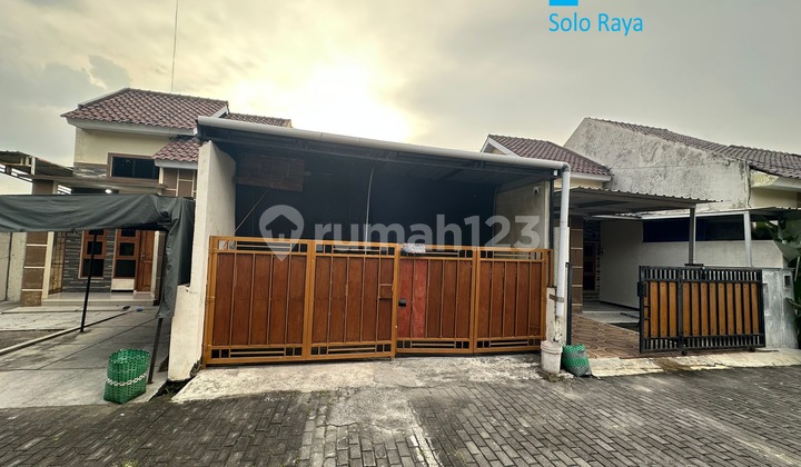 Rumah Minimalis Modern Di Cluster Di Wonorejo, Solo 2