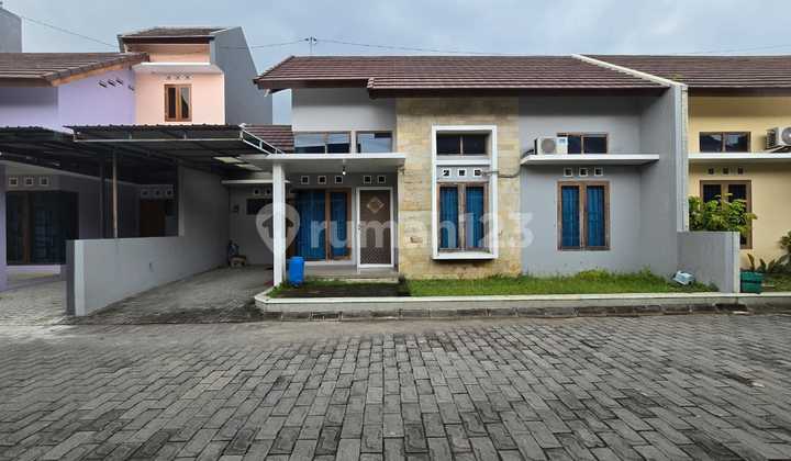 Nice Clean Ready-to-Use House in Solo Baru Cluster Nice Clean Ready-to-Use House in Solo Baru Cluster