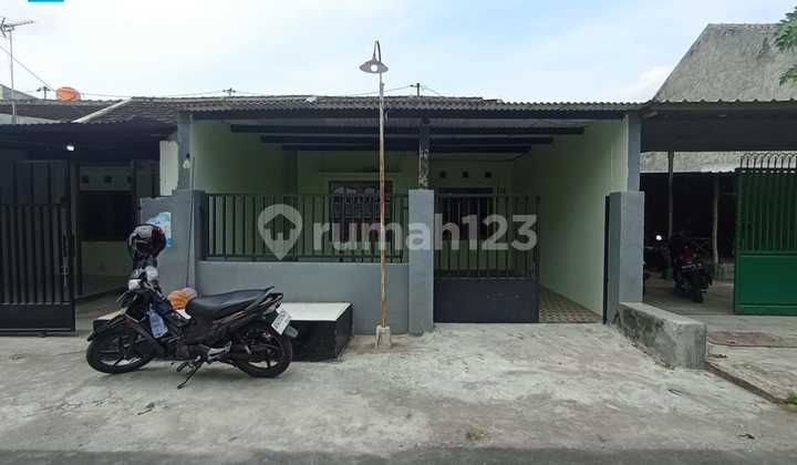 The House is Renovated and Ready to Use Near Bolon Gas Station in Colomadu, Solo.