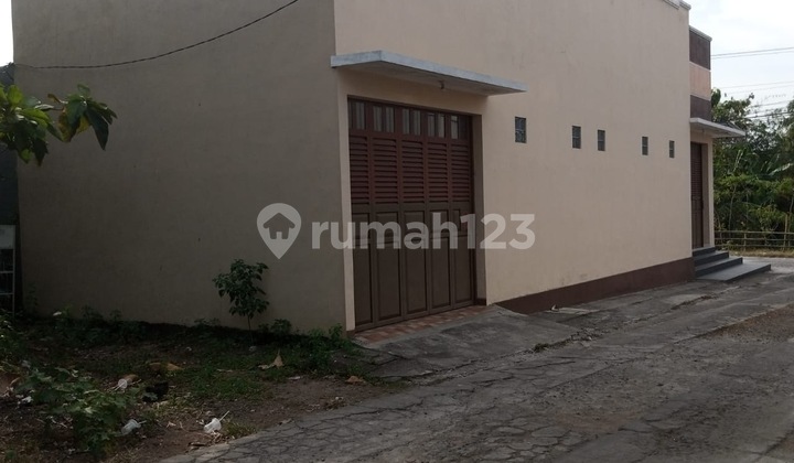 Good Ready-to-Use Shop House in Plesungan, Solo 2