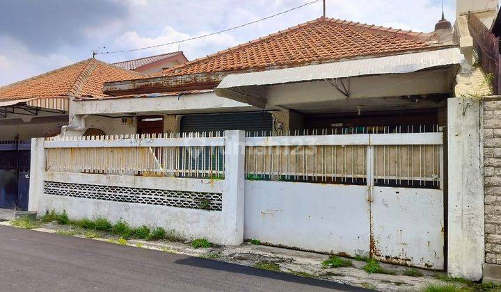 Rumah Lama Hitung Tanah Lokasi Nyaman & Prime Area, Banyak Benefitnya 1