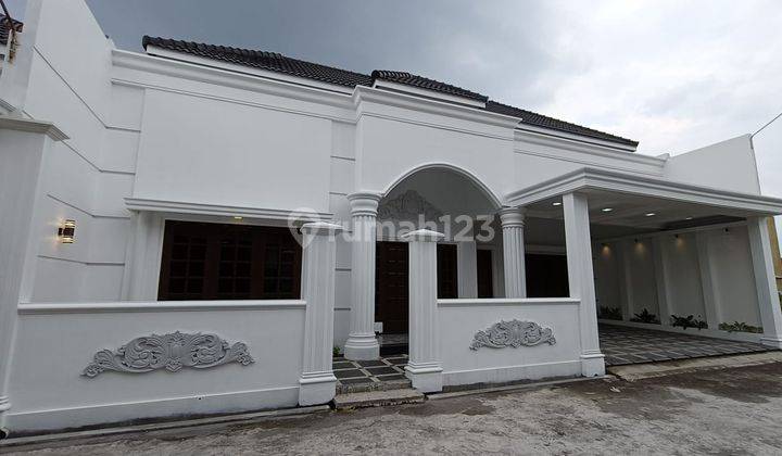 Rumah Bagus Baru Gress Dengan Desain American Classic Dekat Gentan 2