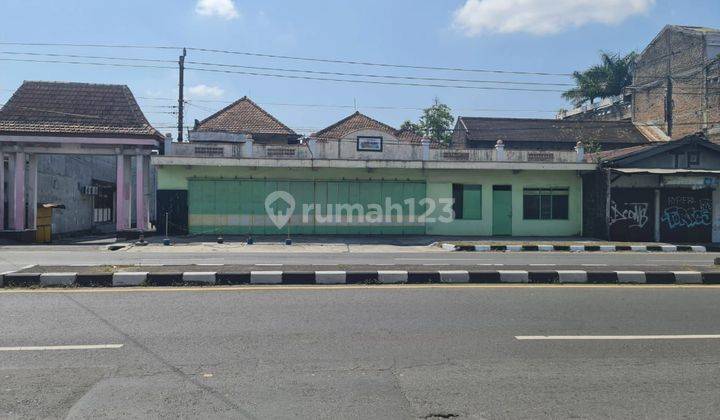 Tanah ada bangunan rumah tinggal, ruang usaha, kost2an di pinggir jalan raya Kartasura 1