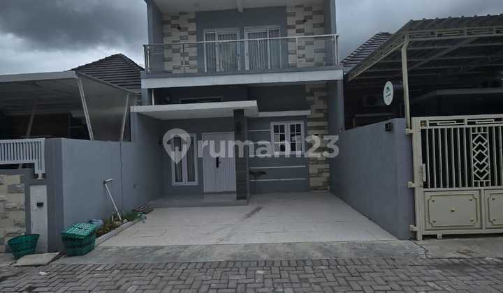 Vila 2 Lantai Dengan Kolam Renang & View Gunung Lawu Di Karangangayar Kota