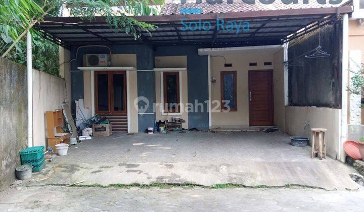 Rumah plus perabot di cluster 1
