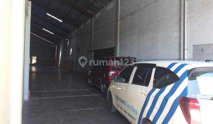 Gudang siap pakai 13