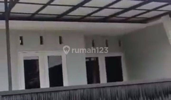 Rumah cantik 1,5 lantai siap huni di cluster exclusive  2