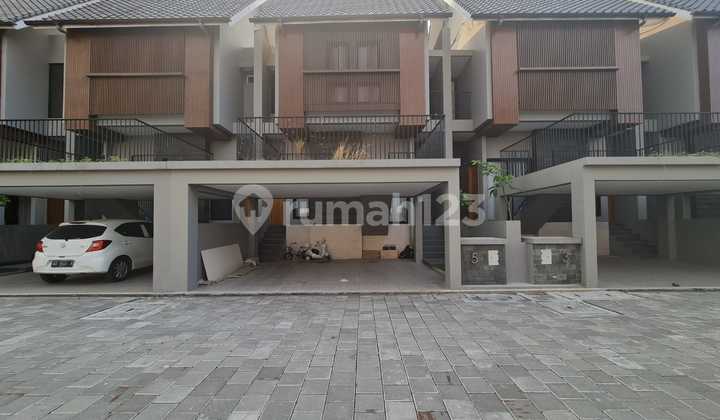 Rumah bagus 2 lantai minimalis modern full furnished  di cluster 1