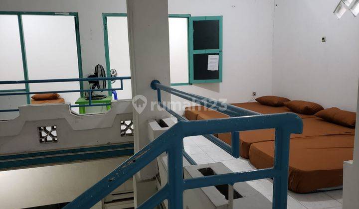 Rumah dan ruang usaha
di
lingkungan eksklusif 2