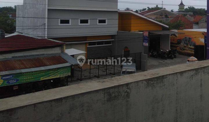 Ruang Usaha / Ruko 2,5 Lantai
Pinggir Jalan Raya Strategis 2