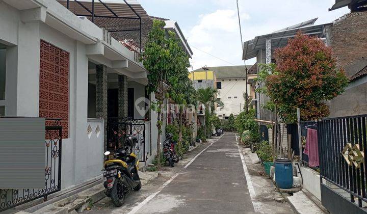 Rumah kost strategis baru renov siap huni 2