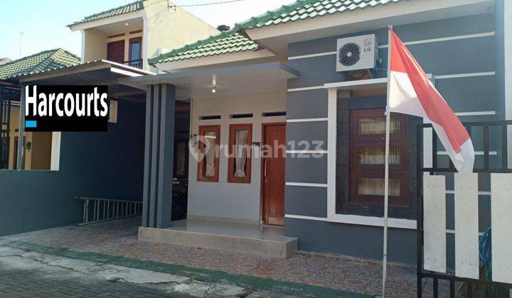 Rumah bagus 1,5 lantai dengan perabotan
di cluster 3