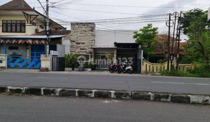 Rumah atau ruang usaha atau kantor strategis 1