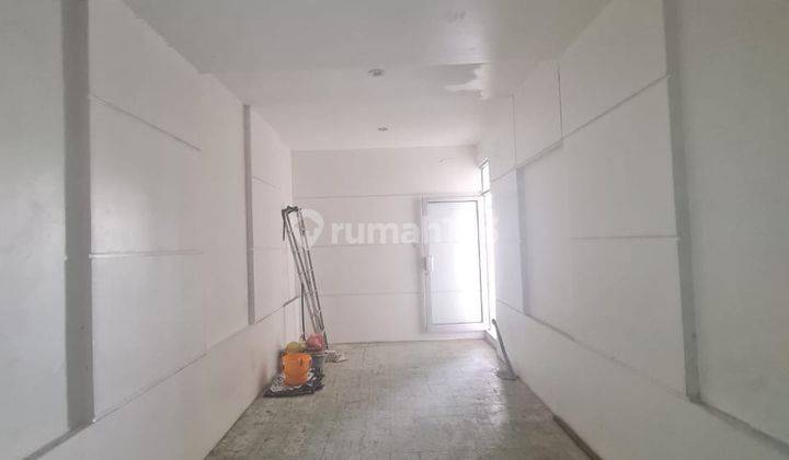 Rumah atau ruang usaha atau kantor strategis 6