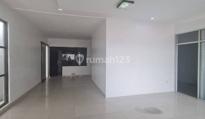 Rumah atau ruang usaha atau kantor strategis 9