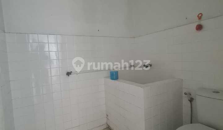 Rumah atau ruang usaha atau kantor strategis 12
