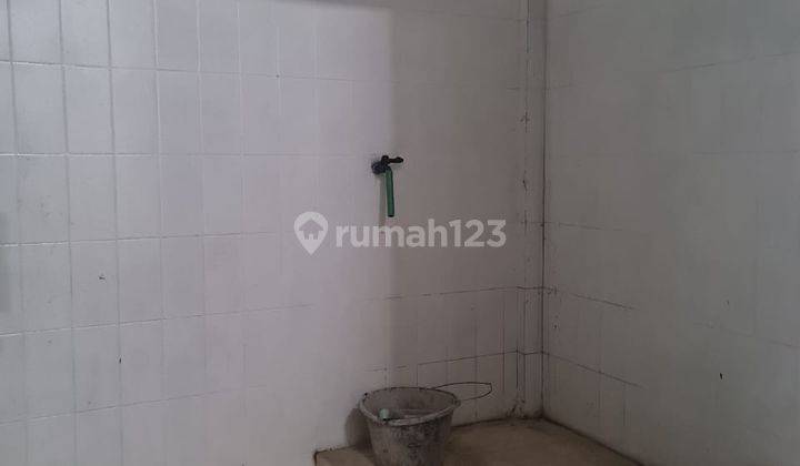 Rumah atau ruang usaha atau kantor strategis 15