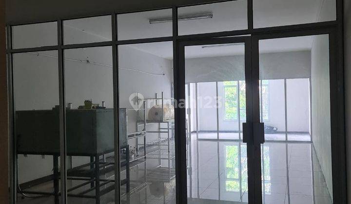Ruko bagus 2 lantai strategis di area perkantoran 10