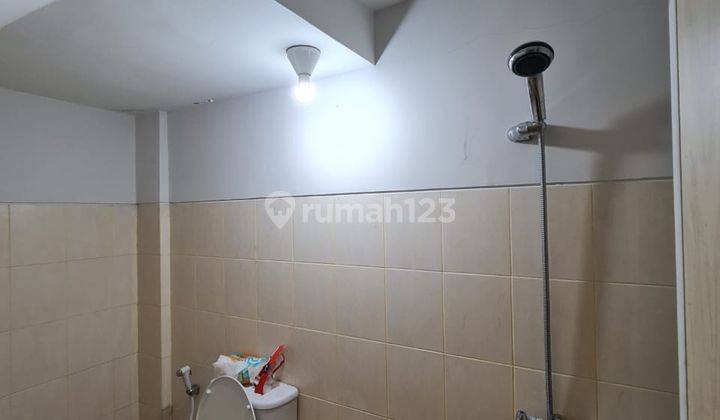 Ruko bagus 2 lantai strategis di area perkantoran 12