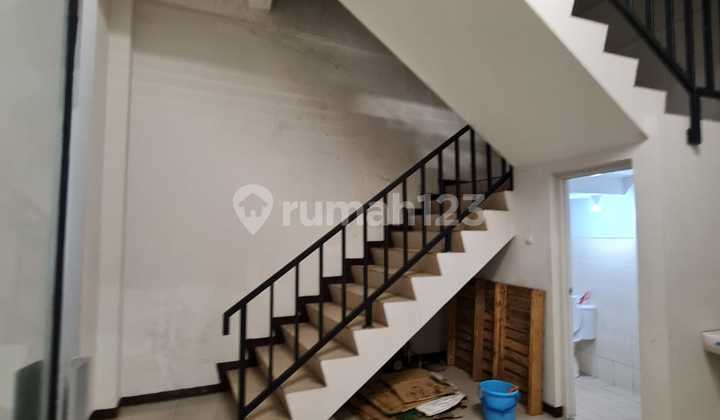 Ruko bagus 2 lantai strategis di area perkantoran 11