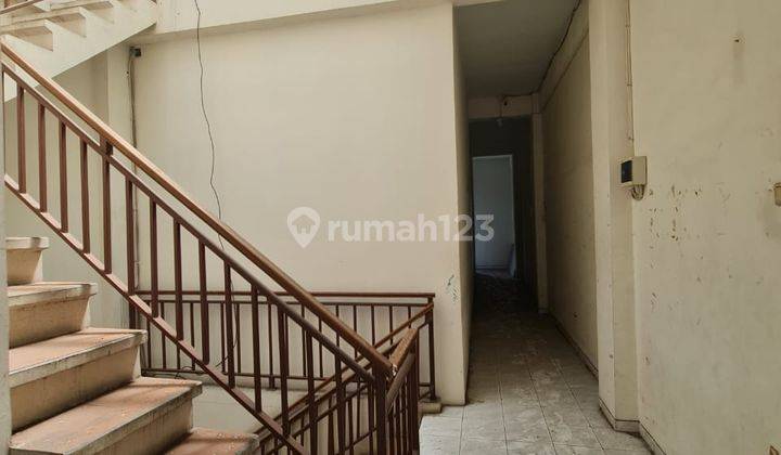 Ruko 3 lantai strategis di Jalan MH. Thamrin 10