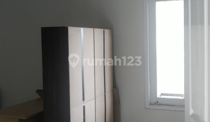 Rumah 2 lantai siap huni + sejumlah perabot di cluster 4