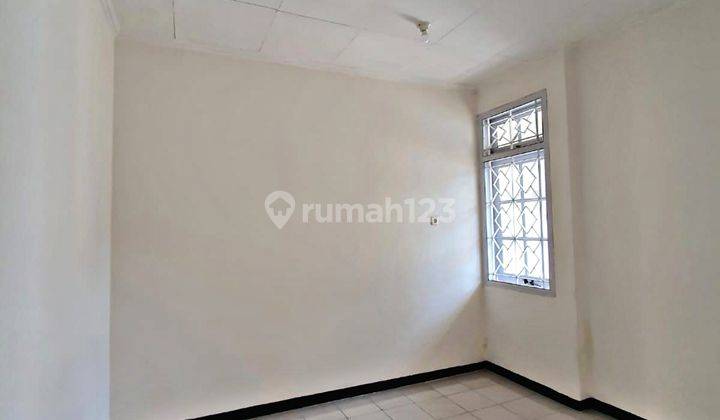 Rumah bagus bersih terawat siap huni di cluster elit 4