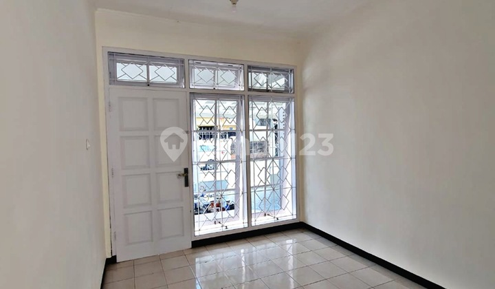 Rumah bagus bersih terawat siap huni di cluster elit 9