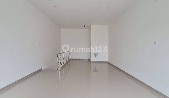 Ruko baru 3 lantai strategis pusat kota dekat Jalan Yos Sudarso 3