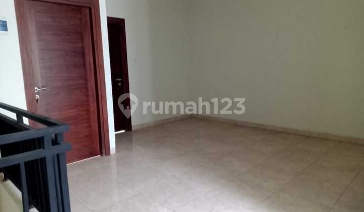 Rumah cantik dalam cluster 11