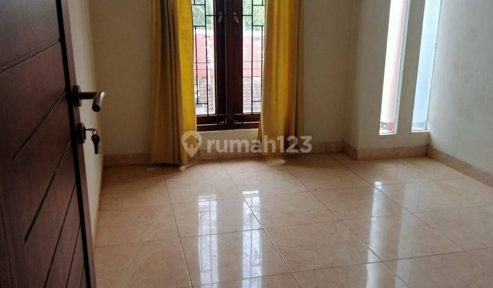 Rumah cantik dalam cluster 20