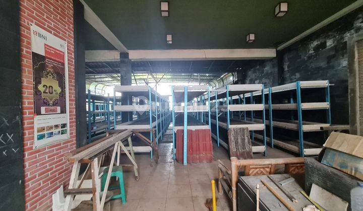 Ruko atau ruang usaha 2 lantai sangat strategis di pusat Solo Baru 12
