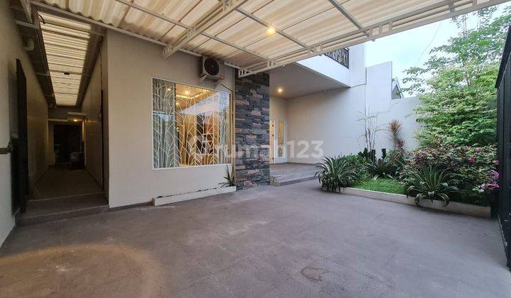 Rumah baru minimalis modern 2 lantai di sektor 1 Solo Baru 13