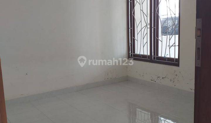 Rumah minimalis modern dalam cluster 6