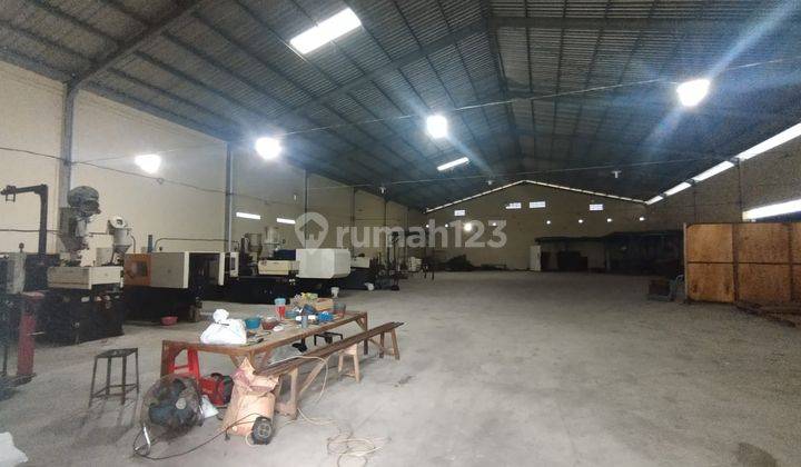 Pabrik plastik strategis di lokasi industri 14