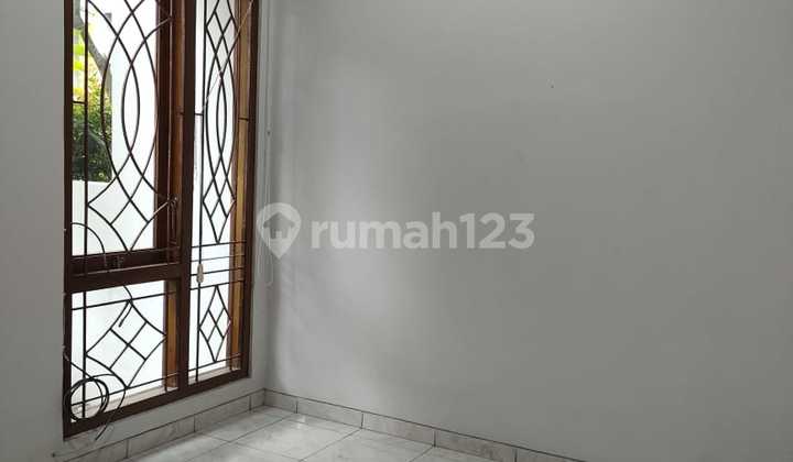Rumah 2 lantai dalam cluster siap huni dekat Solo Baru 5
