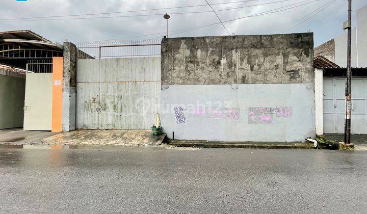 Gudang ada kantor dan mess karyawan dekat Solo Baru 1
