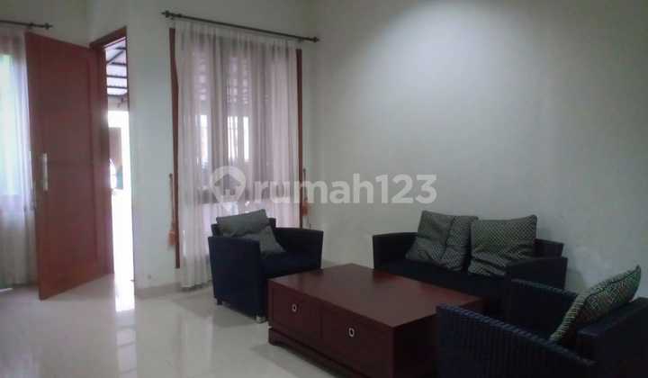 Rumah Bagus 2 Lantai
Full Furnished Di Cluster 11